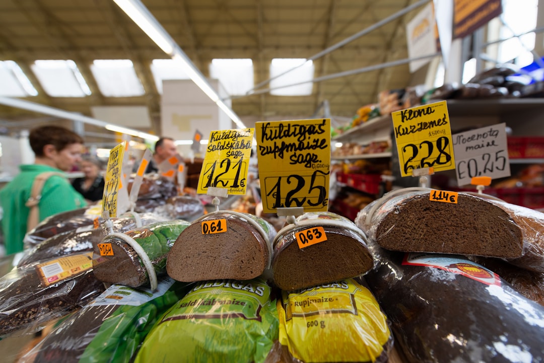 年間の価格変動グラフ